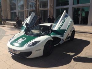 Dubai_McLaren_MP4_12C_02