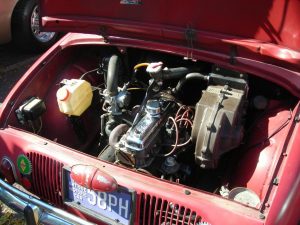 RenaultDauphine2_motor